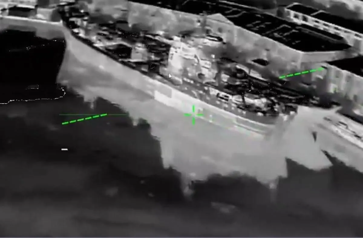 Ночью спецподразделения провели операции на военно‑морской базе в Севастополе и на аэродроме «Бельбек»: в результате были поражены несколько кораблей, самолёт МиГ‑31 и важные элементы военной инфраструктуры.