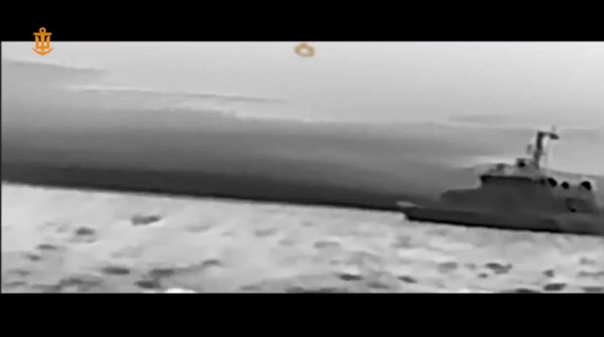 Ночью 30 апреля по заявлению военных были поражены сторожевой катер «Соболь» и противодиверсионный катер «Грачонок», используемые для охраны Керченского моста и борьбы с диверсантами.