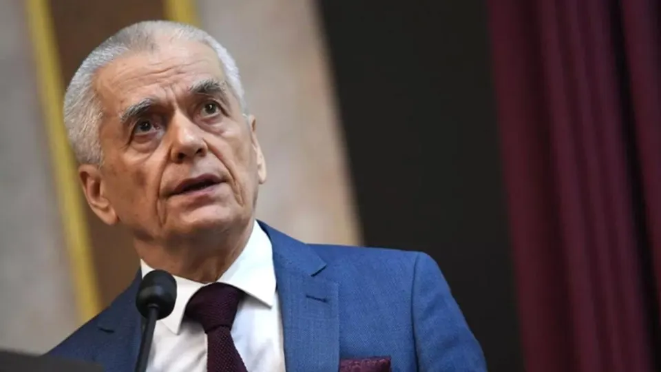 Академик РАН предостерег россиян от зарубежных поездок на майские из‑за резкой смены климата и порекомендовал планировать отпуск на лето; на этом фоне бронирования упали, частично из‑за экологической аварии в Краснодарском крае.