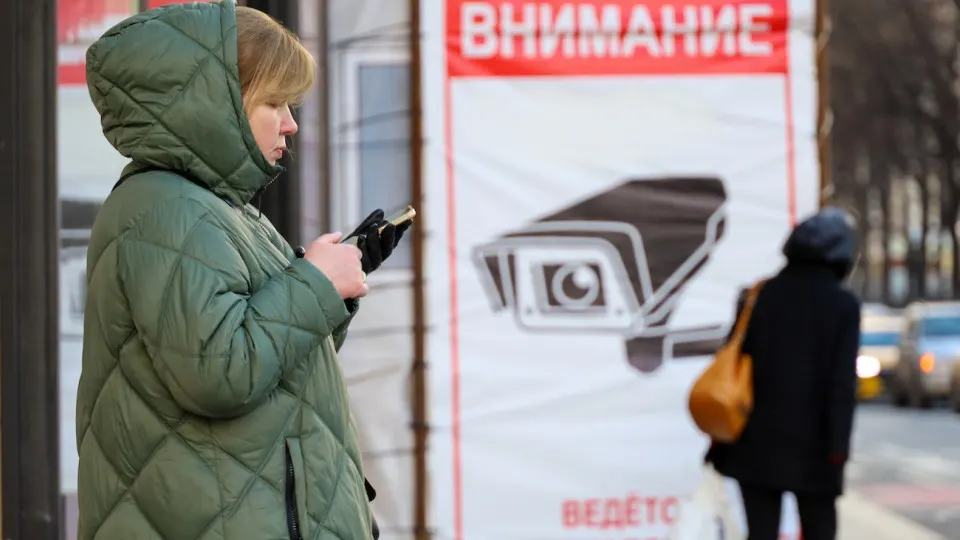 Пользователи отмечают, что мессенджер Max без согласия удаляет из чатов ссылки на ключи для VPN; при повторной отправке сообщение исчезает, а аккаунт выкидывает из сессии.
