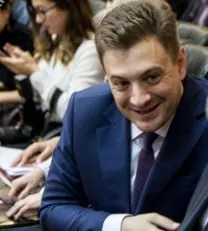 Депутат обратился в Минпромторг с призывом снизить стоимость LADA на внутреннем рынке после замечаний о более дешёвых ценах за границей, в Белоруссии и других странах.