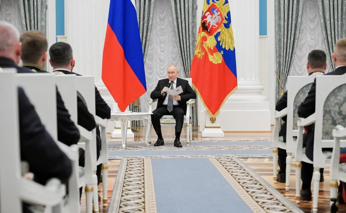 Путин назвал удар по общежитию Старобельского педагогического колледжа террористической акцией, обвинил киевские власти и поручил МИД и Минобороны подготовить реакцию.