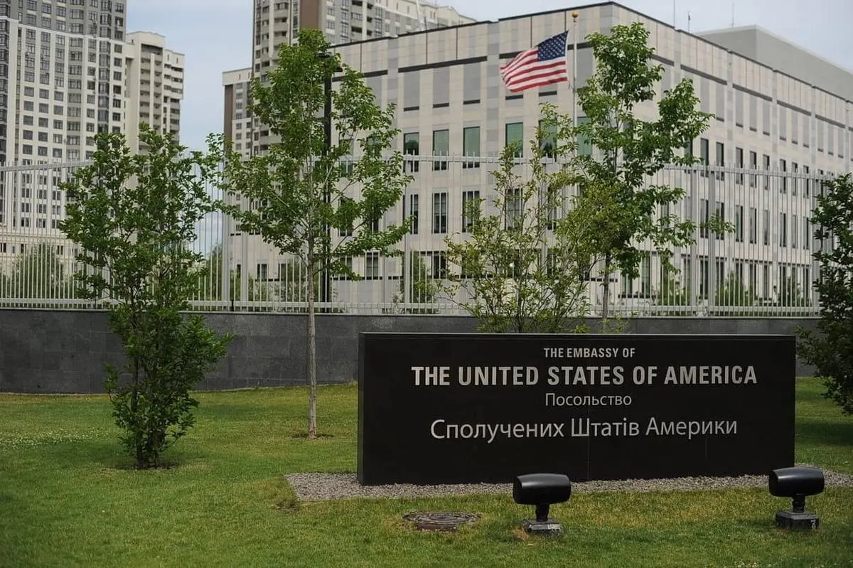 В МИД сообщили о телефонном разговоре Лаврова с представителем США: Россию предупредили о планах ударов по объектам в Киеве, посоветовали эвакуировать сотрудников посольства; в ЕС пообещали оставаться в украинской столице. Подробности и предыстория эскалации.
