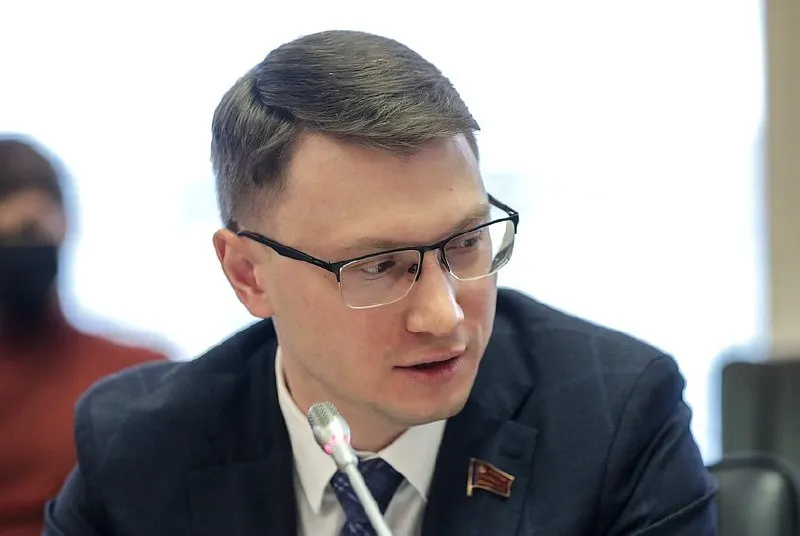 Татьяна Москалькова уходит с должности, сегодня в Госдуме выберут нового уполномоченного. Среди трёх кандидатур — Артем Прокофьев, Иван Сухарев и фаворит Яна Лантратова.