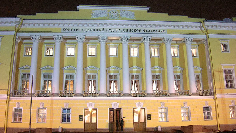 Валерий Зорькин заявил, что коррупция — «конституционный деликт», и призвал не ограничивать сроки исковой давности для антикоррупционных исков прокуратуры. Механизм уже привёл к волне деприватизаций активов примерно на 6,5 трлн рублей.