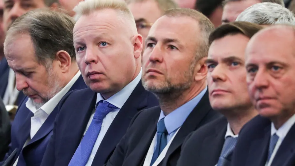 Крупнейшее бизнес‑объединение России предложило не публиковать в сети судебные акты и данные участников дел по так называемым антисанкционным искам. Инициативу обсуждают в администрации президента и профильных ведомствах — Минюст поддержал, Минэкономразвития против.