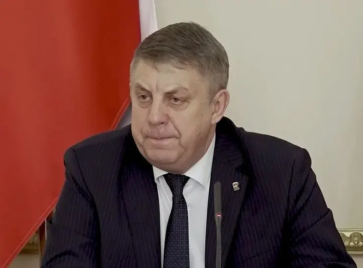 Александр Богомаз ушёл с поста губернатора 13 мая, а на следующий день был назначен депутатом Госдумы от «Единой России». ЦИК утвердил замену, ранее мандат освободил единоросс Айрат Фаррахов.