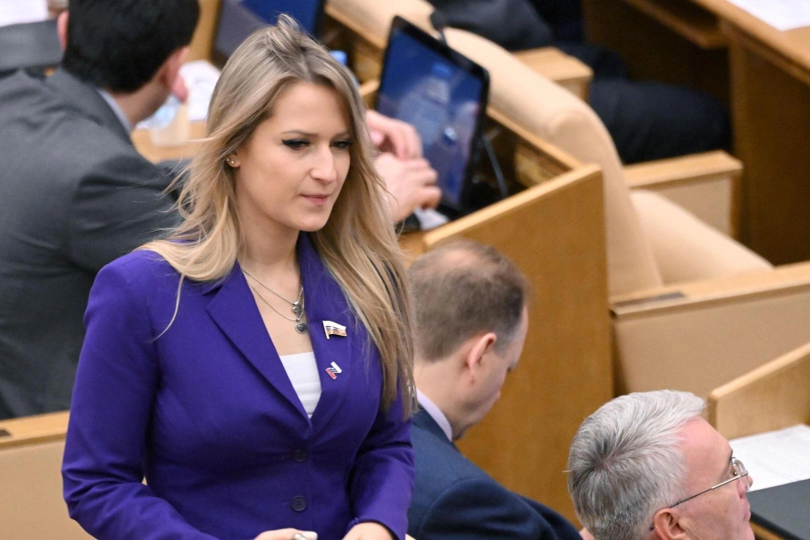Депутаты одобрили кандидатуру Яны Лантратовой на пост омбудсмена. Она сменит Татьяну Москалькову; за назначение проголосовали 301 парламентарий. Новая уполномоченная известна консервативными инициативами и ранее подвергалась обвинениям в связи с вывозом детей с оккупированных территорий.