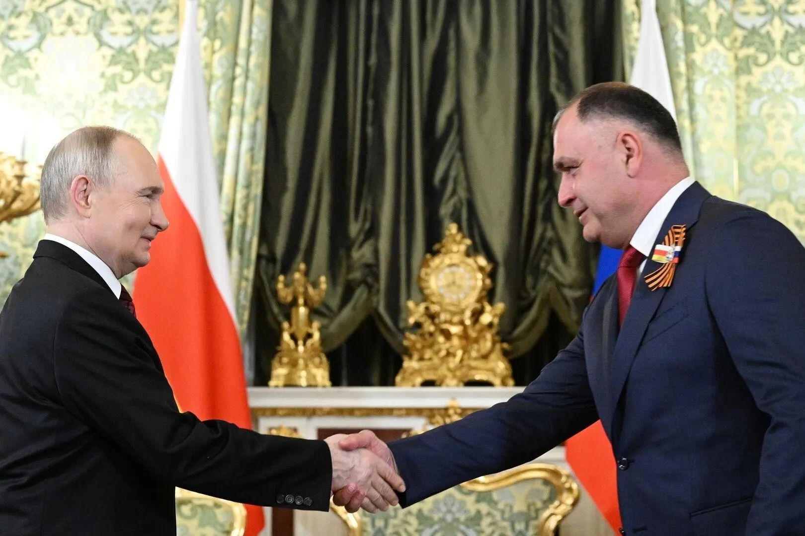 Президент внёс в нижнюю палату проект о ратификации соглашения, предусматривающего углубление союзных отношений с Южной Осетией: синхронизацию законодательства, координацию внешней и оборонной политики, создание единого экономического пространства и механизмов социальной защиты.