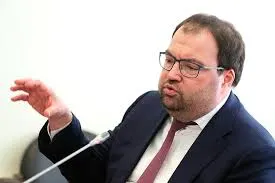 Глава Минцифры сообщил на IT‑завтраке в рамках ПМЭФ‑2026, что внедрение механизмов возрастной идентификации для платформ — вопрос «ближайшей повестки».