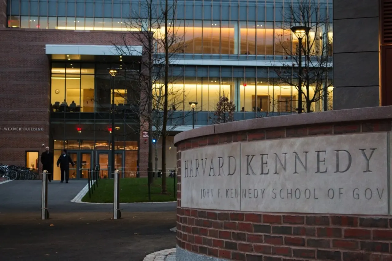 В список внесены Davis Center for Russian and Eurasian Studies, Ukrainian Research Institute at Harvard University и Harvard Kennedy School. Также указан Центр независимых социальных исследований. За сотрудничество с «нежелательными» организациями предусмотрена уголовная ответственность.