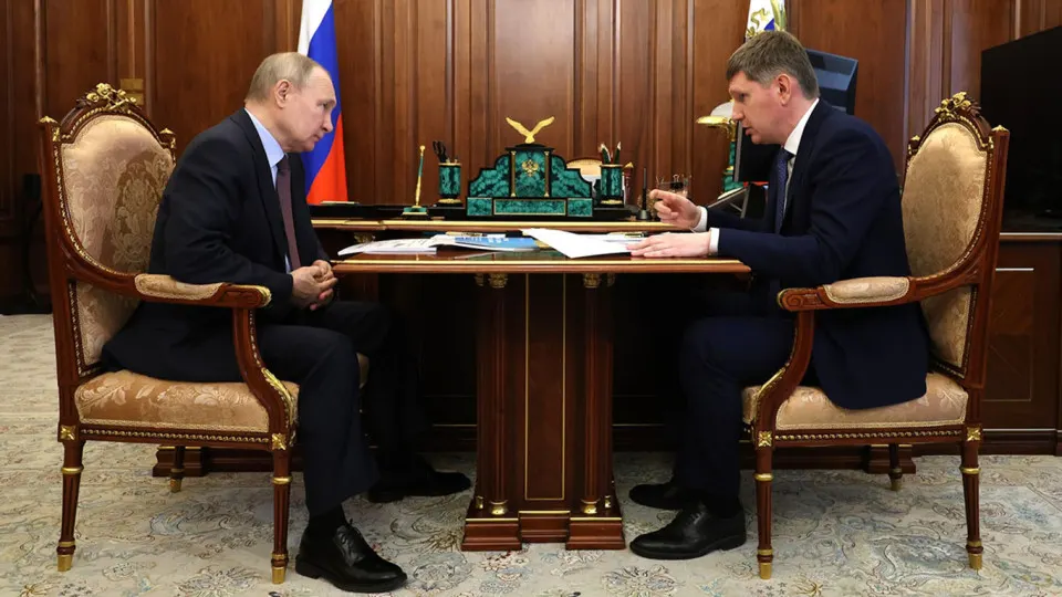 Президент потребовал оживить инвестиции, но чиновники и эксперты отмечают их сокращение из‑за высоких ставок, бюджетной экономии, утраты доверия бизнеса и технологических проблем.