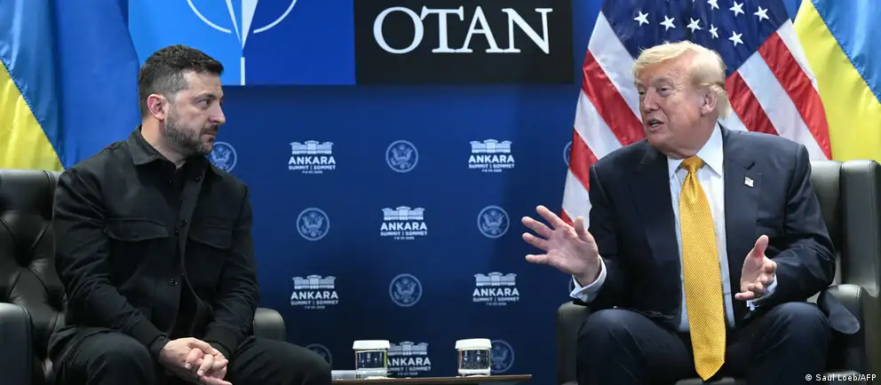 На саммите в Анкаре Дональд Трамп заявил, что США намерены передать Киеву право производить ракеты для ЗРК Patriot и «показать, как это делается». Он также сообщил о планах переговоров с Владимиром Путиным. Заявления прозвучали на фоне дефицита ракет‑перехватчиков у Украины.