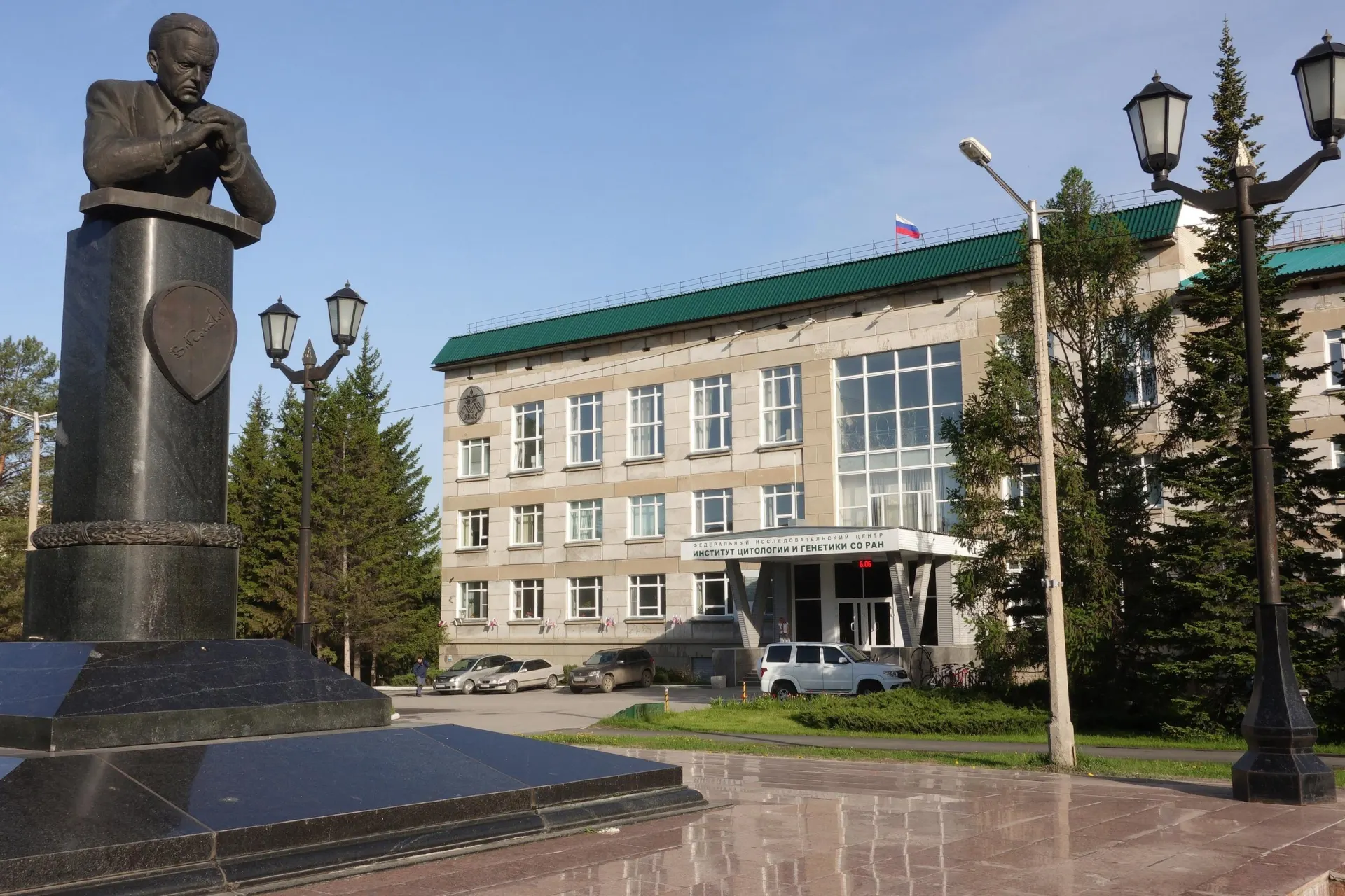 Закон и постановление, которые вступают в силу 1 сентября 2026 года, ограничивают передачу генетических данных за рубеж и вводят процедуру согласования через межведомственную комиссию. Ученые предупреждают о рисках для публикаций, международного сотрудничества и репутации исследований.
