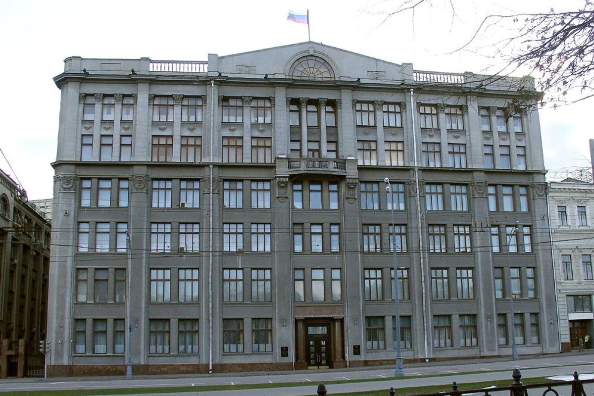 Администрация президента поручила подконтрольным медиа уменьшить показ изображений и видео с последствиями ударов по российской территории и усилить демонстрацию результатов ударов по Украине, сообщили источники в провластных СМИ.