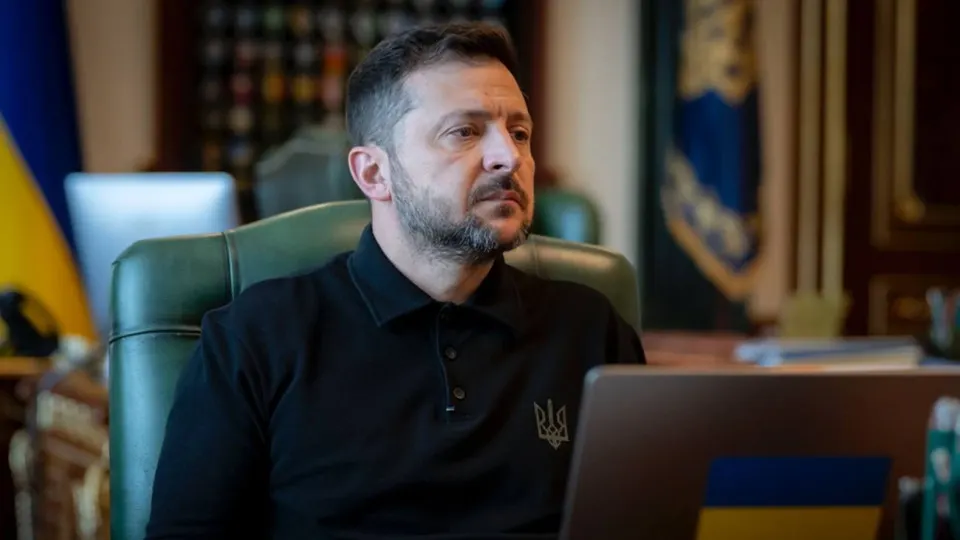 Президент Украины заявил, что после сдерживания наступления РФ и вытеснения флота из Чёрного моря исход войны будет зависеть от воздушного противостояния и ударов беспилотников по ключевым городам.