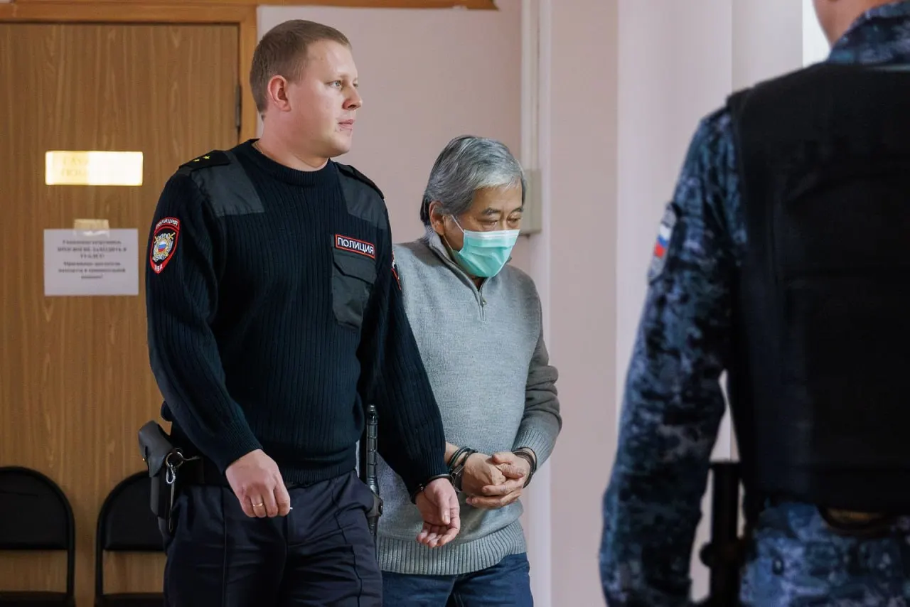 Материалы уголовного дела Александра Пака, осуждённого за убийство многодетной матери Екатерины Буравлевой, поступили в третий состав уголовной коллегии Верховного суда России.