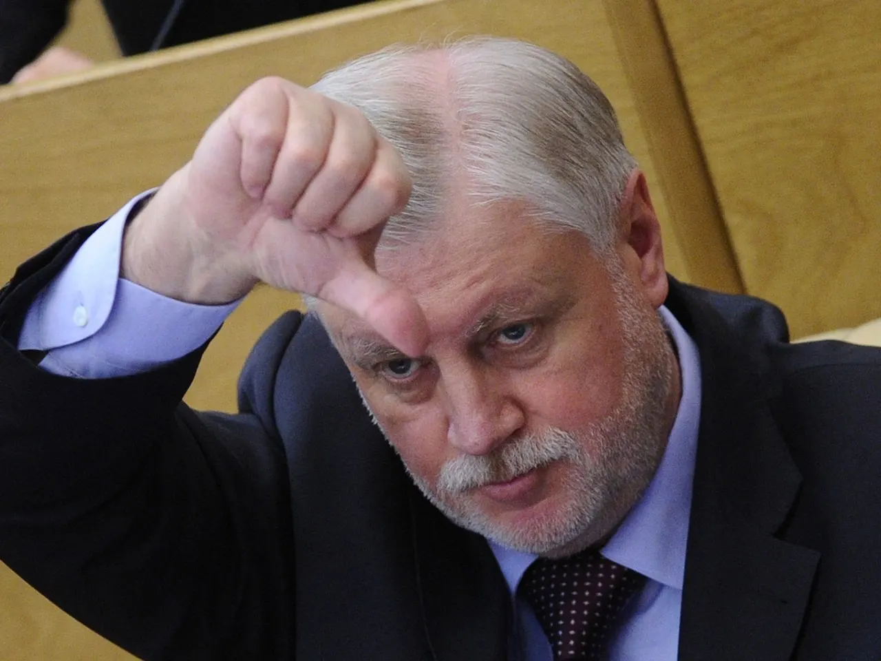 Суд в Санкт‑Петербурге снял списки партий с местных выборов в Автово по формальным основаниям; ранее кандидаты от «Справедливой России» и ЛДПР недопущены, детали не раскрываться.