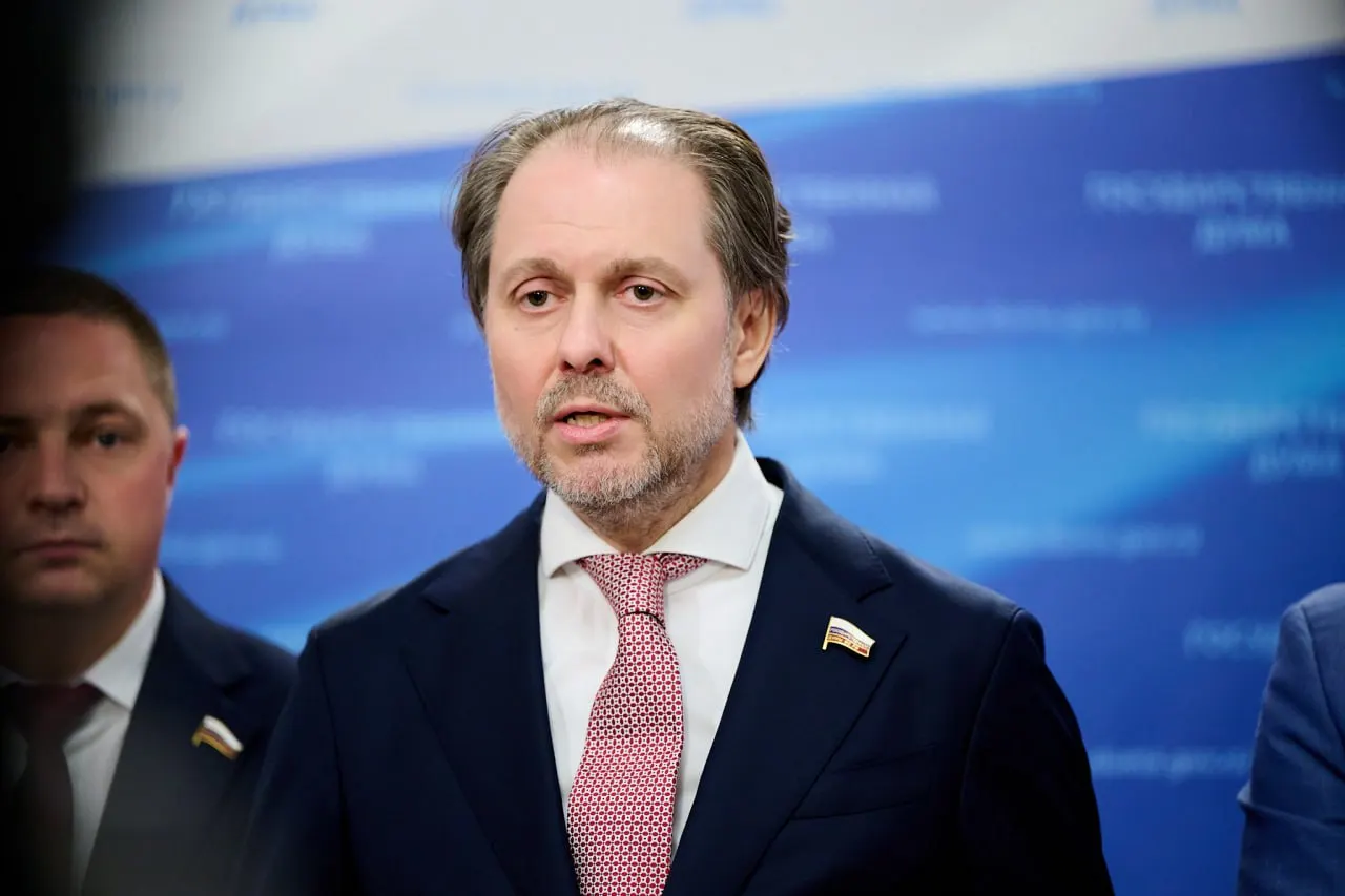 Депутат Владимир Сысоев возглавил комитет Государственной Думы по охране здоровья. Он не имеет профильного медицинского образования и ранее занимал посты в Тюменской области, сосредоточенные на экономике и реализации госпрограмм.
