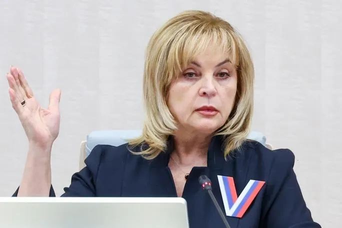 Глава ЦИК заявила о якобы «высоком уровне легитимности выборов» и назвала членов комиссий «людьми высокого духа»; отмечено отсутствие открытого несогласия парламентских партий в составе ЦИК с 2003 года.
