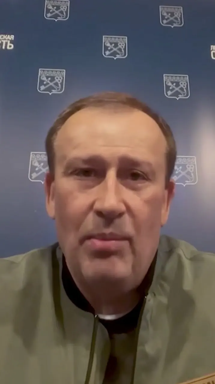 Губернатор Ленобласти назвал причины дефицита топлива и озвучил планы по выстраиванию логистики к началу октября.