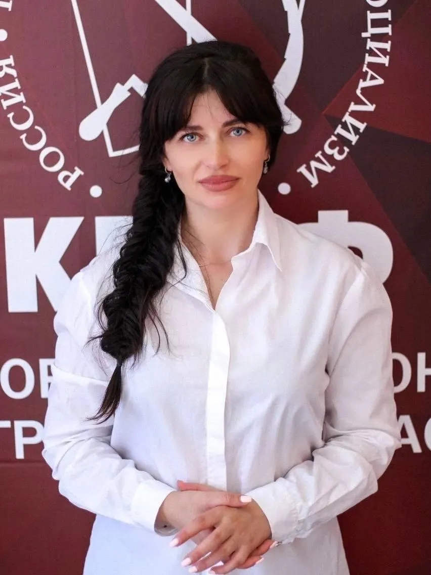 Обыск начался сегодня около 6:00 утра; у Донской изъяли телефон и выясняют причастность к распространению материалов, дискредитирующих российскую армию.