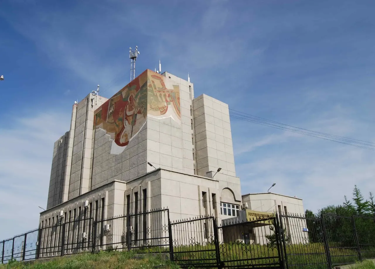 Новые правила позволяют закрывать несекретные материалы в архивах, что вызывает вопросы у исследователей и правозащитников.