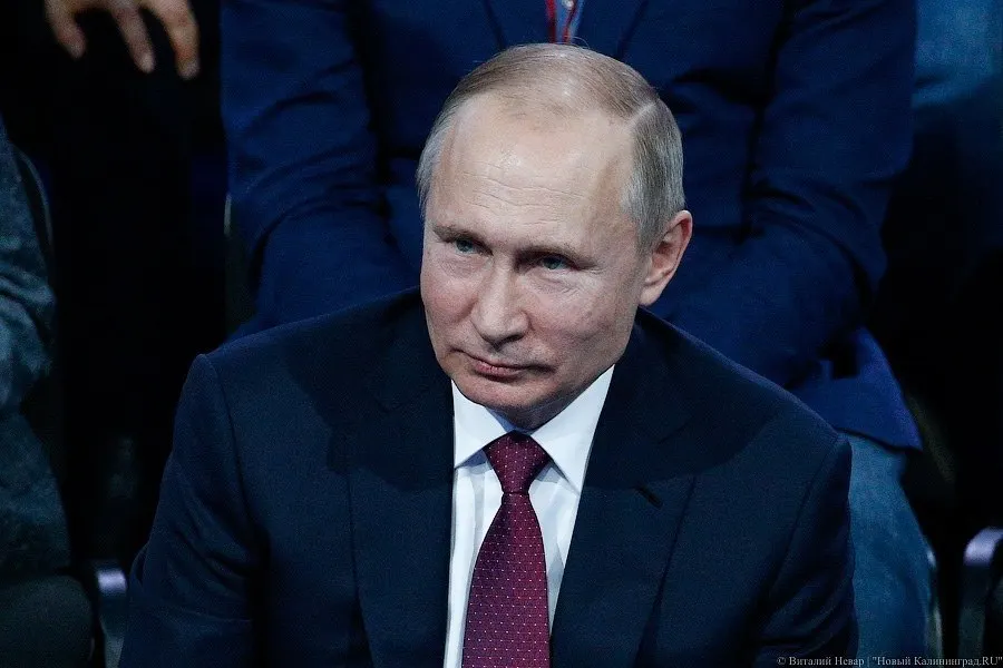 Президент поручил внедрить систему независимой оценки качества и условий оказания услуг организациями социальной сферы через Госуслуги; доклад об исполнении поручения должен быть представлен к 1 февраля 2027 года.
