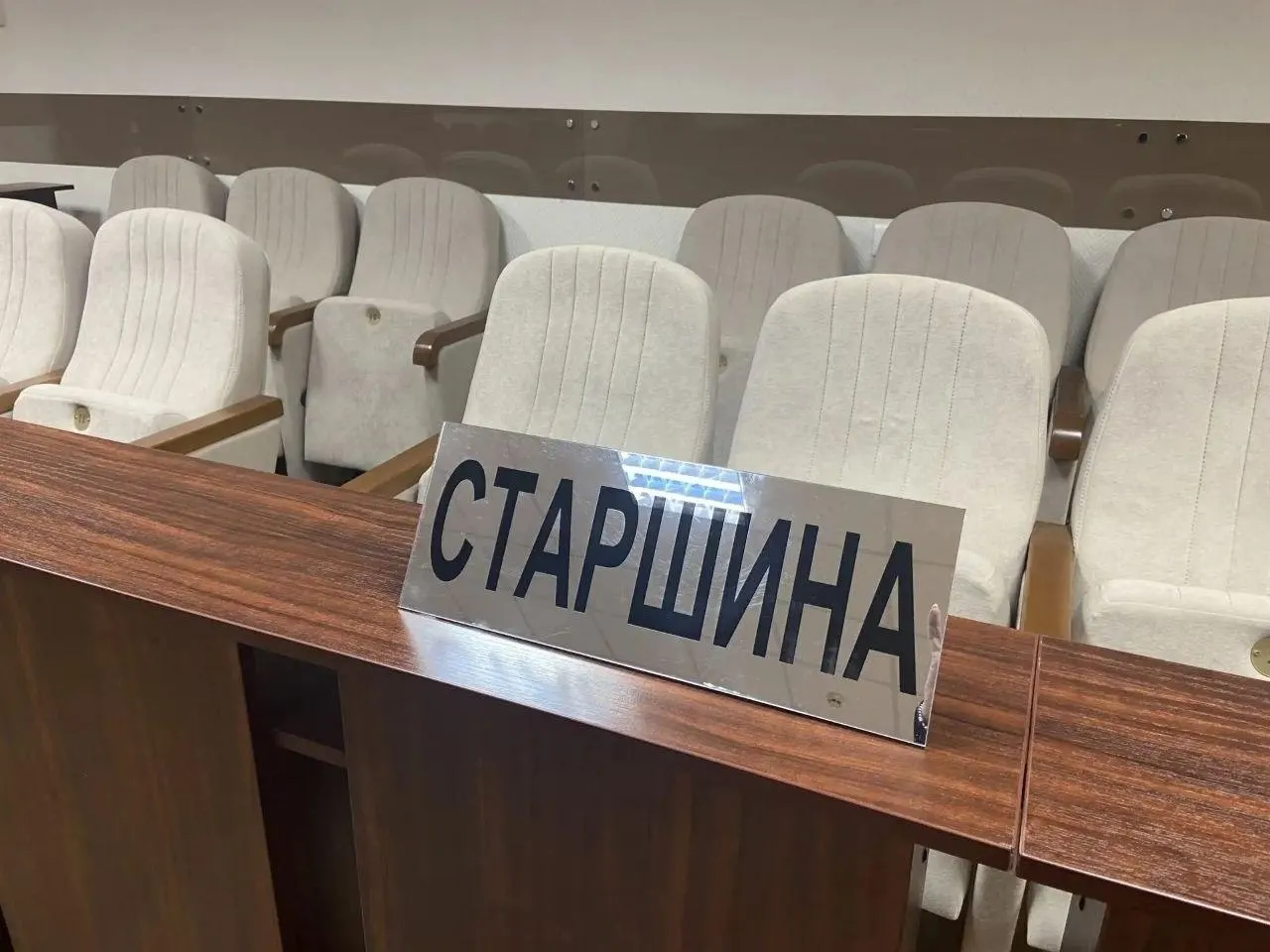 Число заседателей снизят вдвое, а в совещательной комнате рядом будет работать судья — что это значит для судопроизводства.