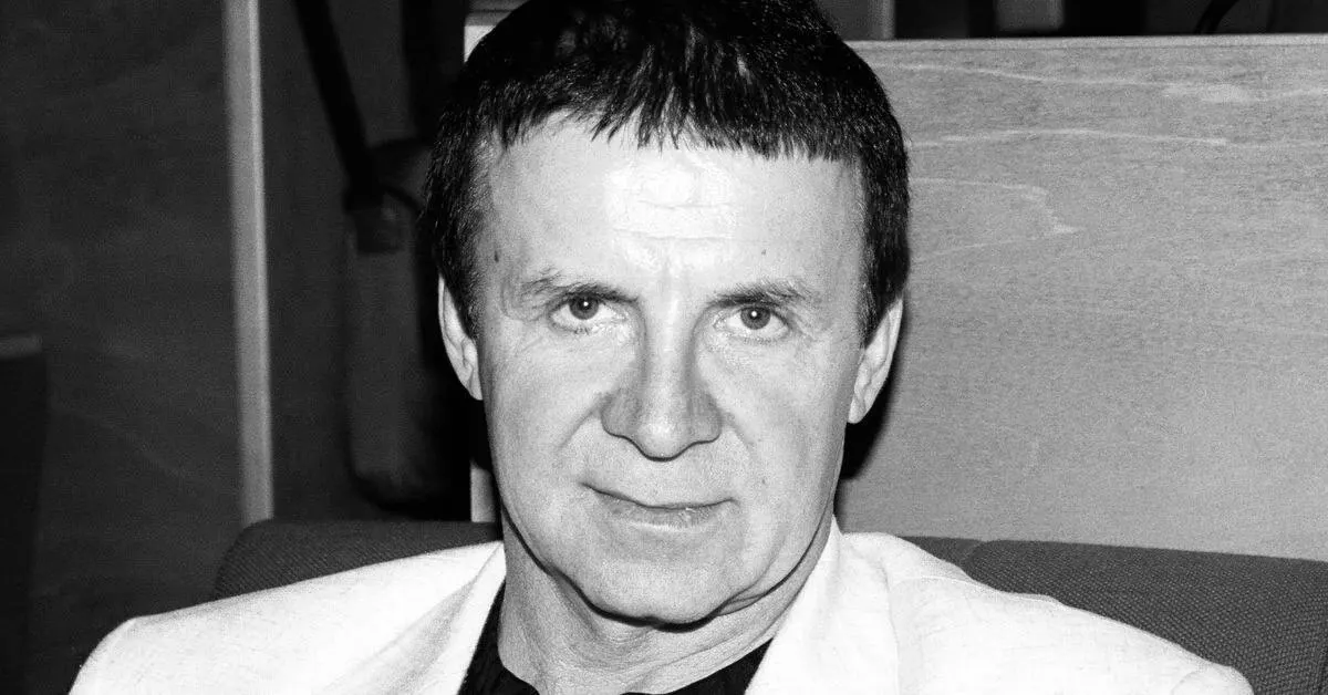 Сообщают об уходе из жизни знаменитого целителя Анатолия Кашпировского.